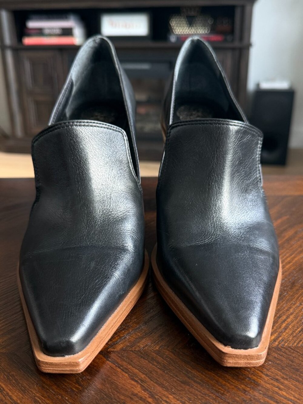 VINCE CAMUTO Wevenly Black Leather High Vamp Pointed Toe Loafer Heel | 9M | NEW - Picture 2 of 9